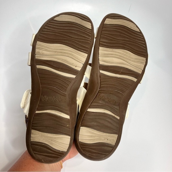 Vionic white comfort Sandals size 8 - Picture 7 of 7